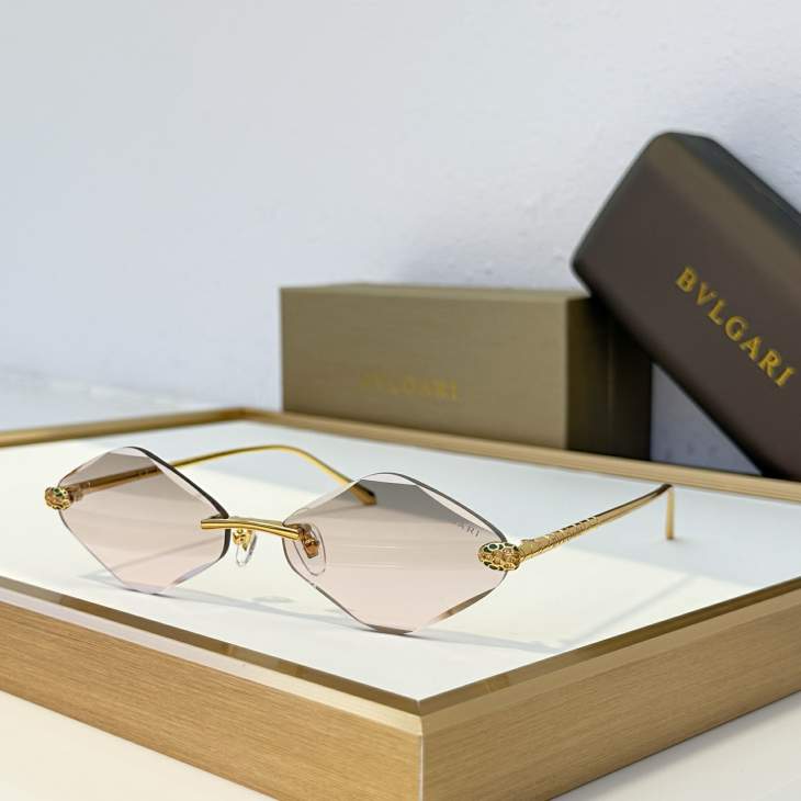 Picture of Bvlgari Sunglasses _SKUfw76702964fw
